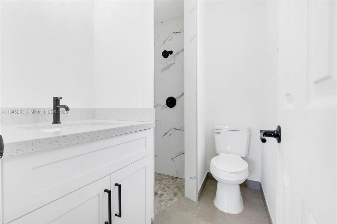 Recently Sold: $465,000 (3 beds, 2 baths, 1269 Square Feet)