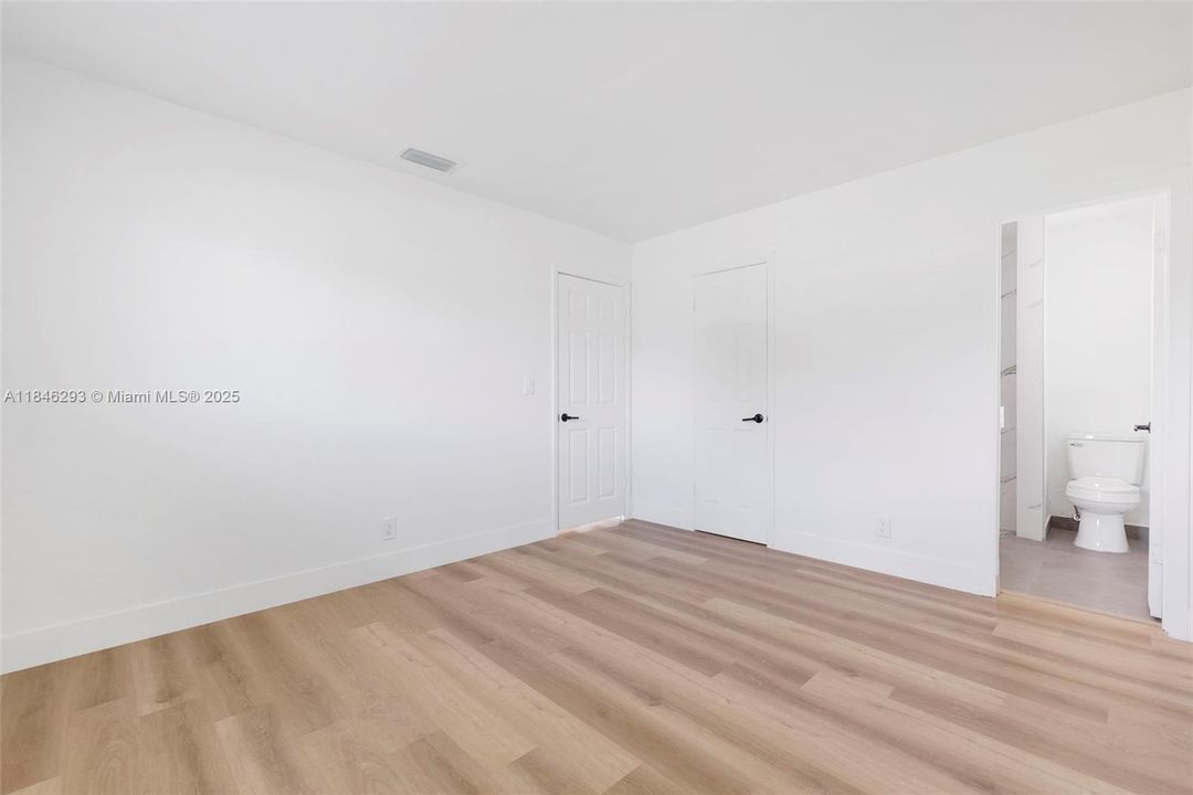 Recently Sold: $465,000 (3 beds, 2 baths, 1269 Square Feet)