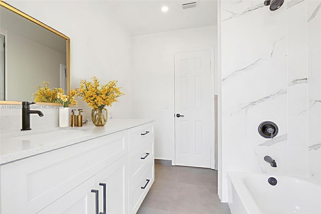 Recently Sold: $465,000 (3 beds, 2 baths, 1269 Square Feet)