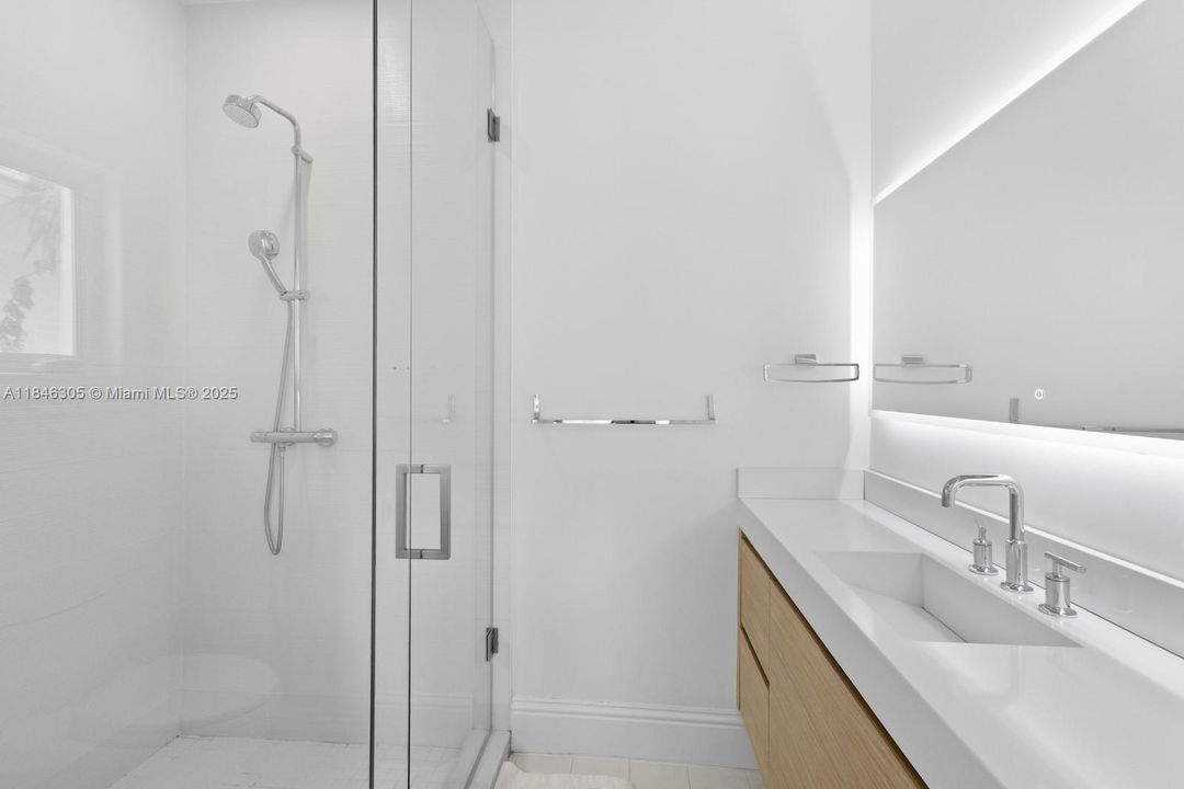 En Renta: $24,900 (5 camas, 6 baños, 3990 Pies cuadrados)