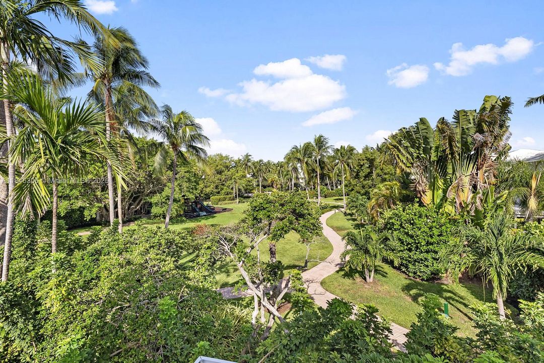 En Renta: $24,900 (5 camas, 6 baños, 3990 Pies cuadrados)