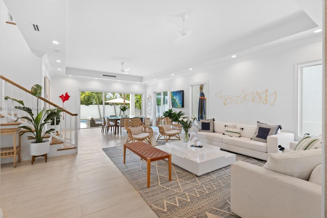 En Renta: $24,900 (5 camas, 6 baños, 3990 Pies cuadrados)