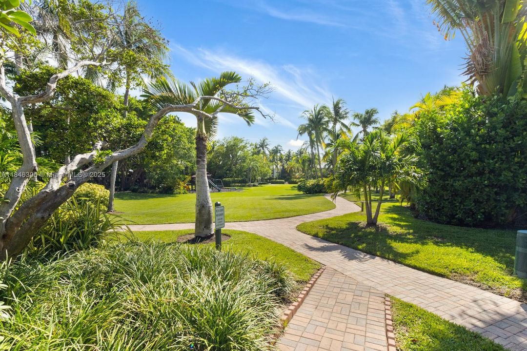 En Renta: $24,900 (5 camas, 6 baños, 3990 Pies cuadrados)