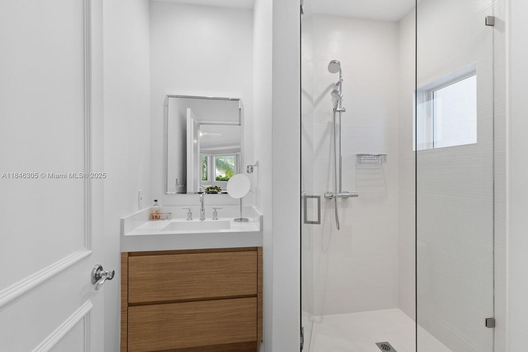 En Renta: $24,900 (5 camas, 6 baños, 3990 Pies cuadrados)