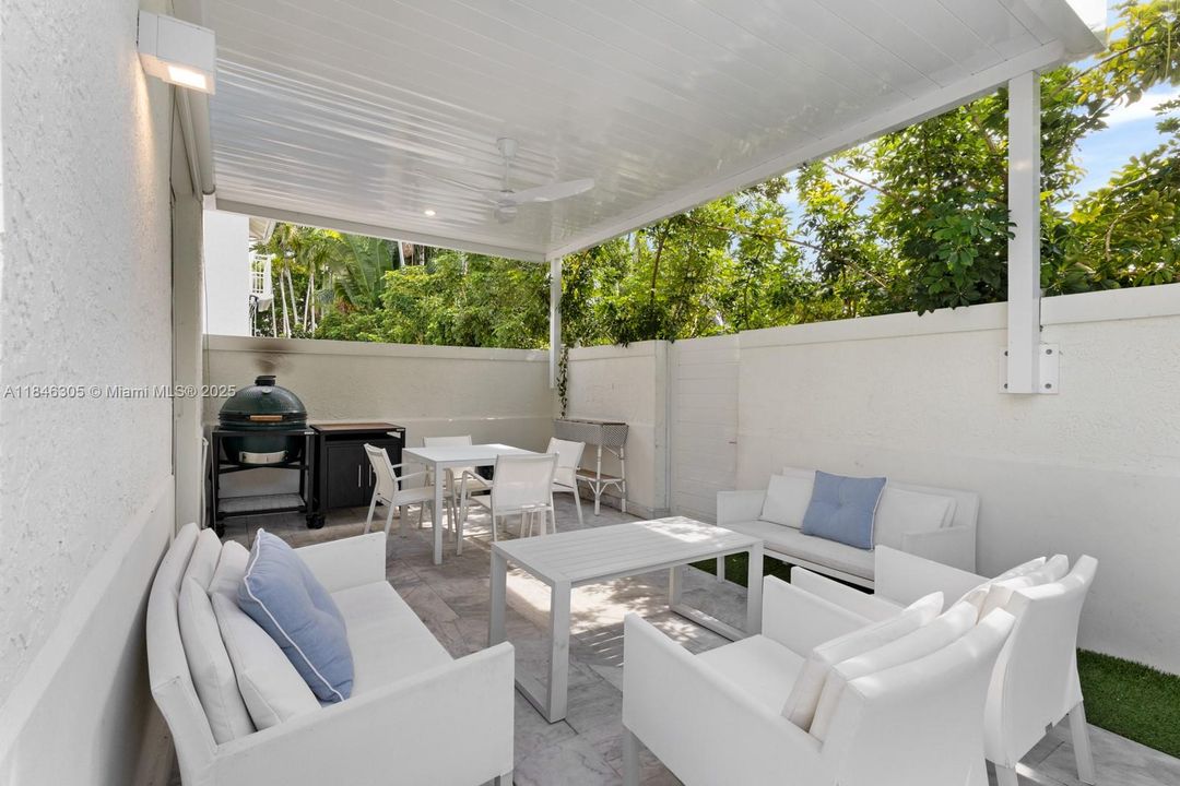 En Renta: $24,900 (5 camas, 6 baños, 3990 Pies cuadrados)