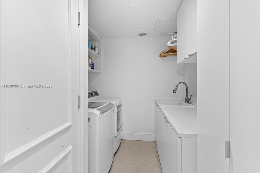 En Renta: $24,900 (5 camas, 6 baños, 3990 Pies cuadrados)