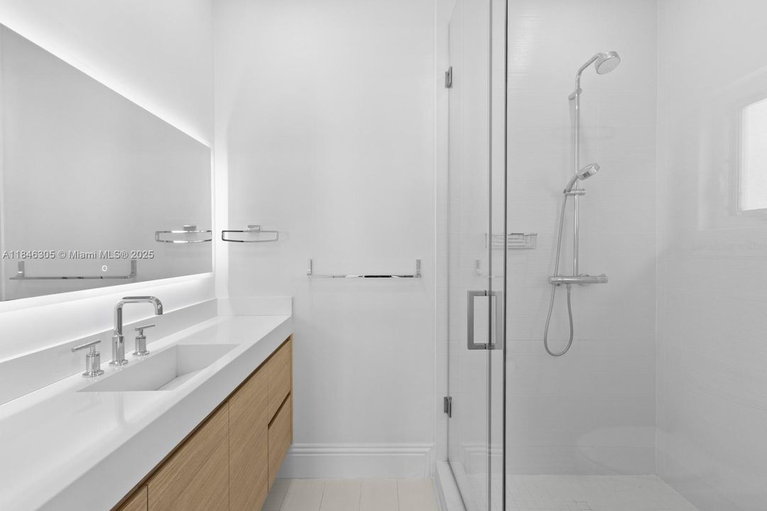 En Renta: $24,900 (5 camas, 6 baños, 3990 Pies cuadrados)