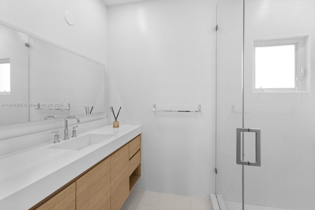 En Renta: $24,900 (5 camas, 6 baños, 3990 Pies cuadrados)