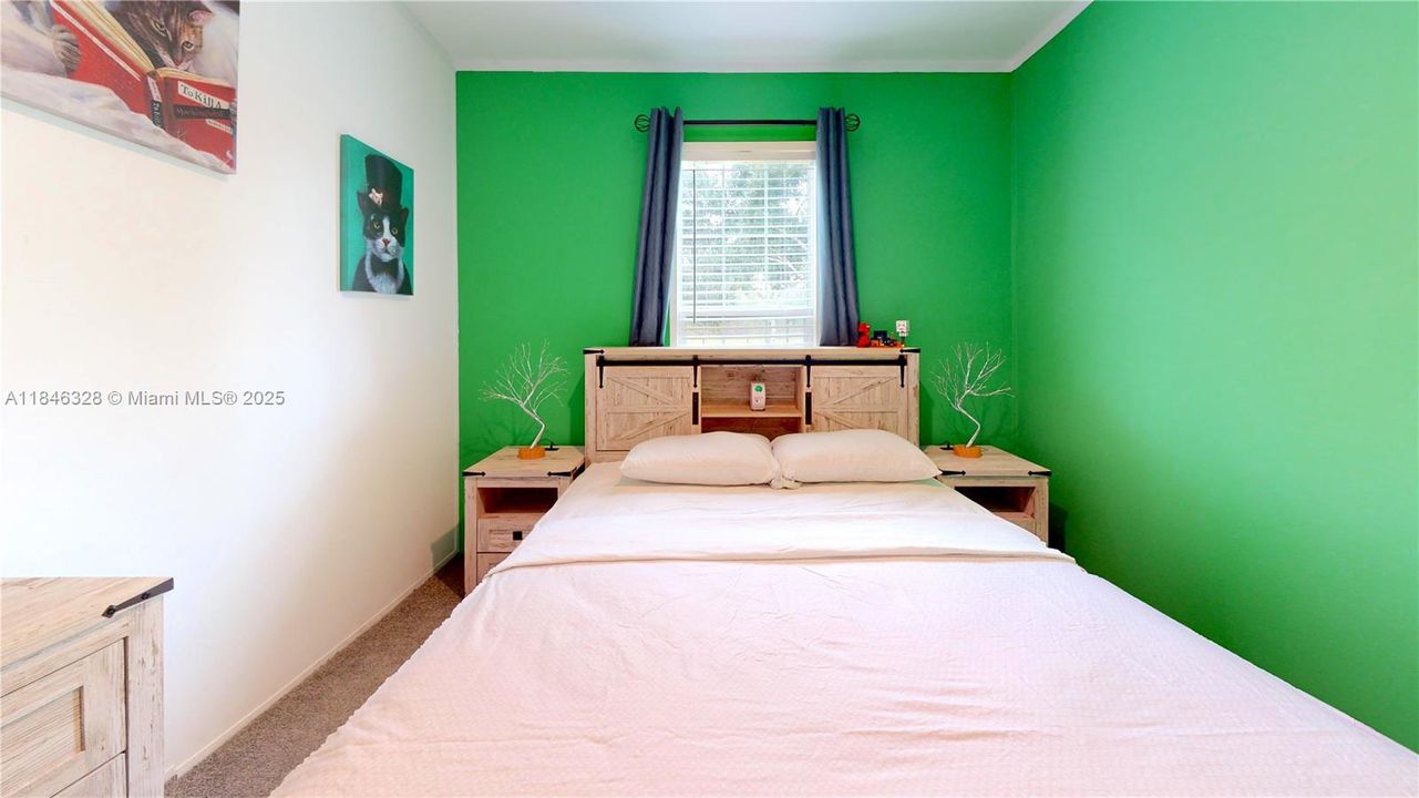 最近售出: $299,999 (3 贝兹, 2 浴室, 1600 平方英尺)