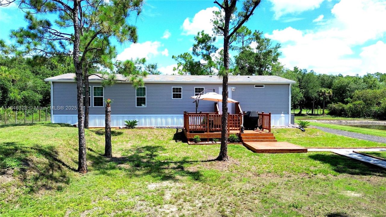 最近售出: $299,999 (3 贝兹, 2 浴室, 1600 平方英尺)