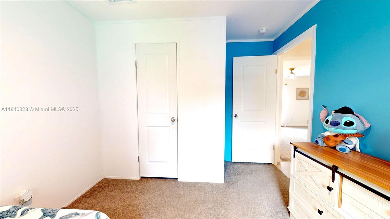 最近售出: $299,999 (3 贝兹, 2 浴室, 1600 平方英尺)