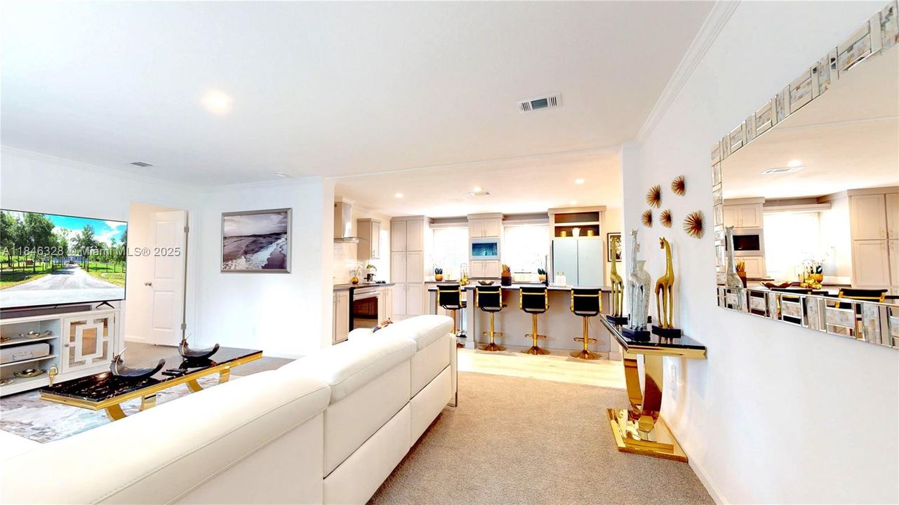 最近售出: $299,999 (3 贝兹, 2 浴室, 1600 平方英尺)