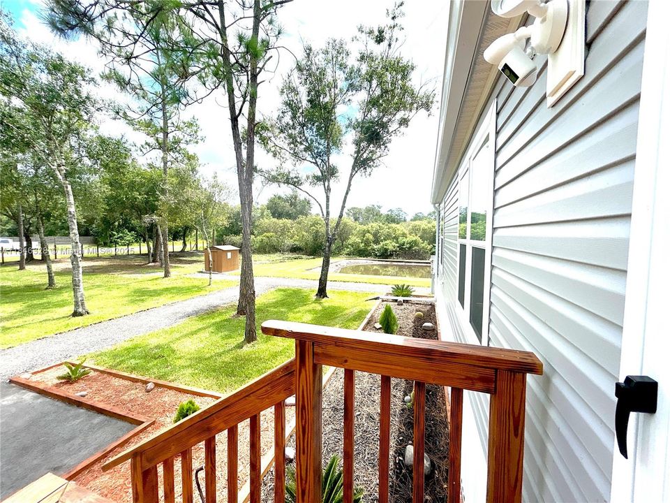 最近售出: $299,999 (3 贝兹, 2 浴室, 1600 平方英尺)