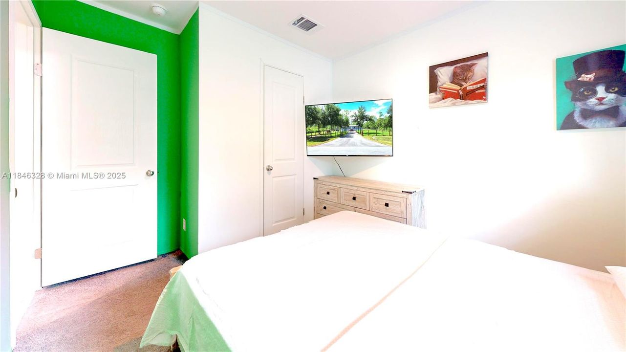 最近售出: $299,999 (3 贝兹, 2 浴室, 1600 平方英尺)