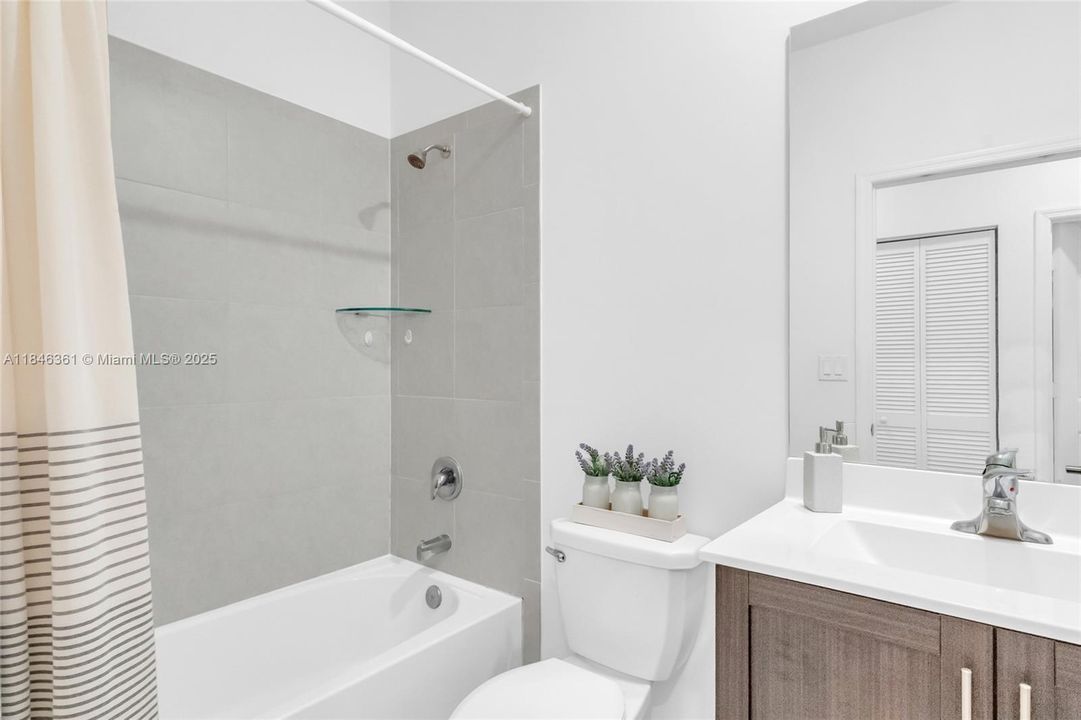 На продажу: $405,000 (3 спален, 2 ванн, 1778 Квадратных фут)