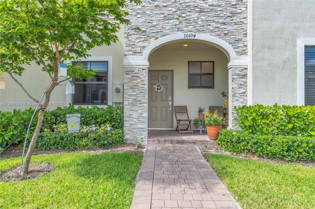 На продажу: $405,000 (3 спален, 2 ванн, 1778 Квадратных фут)