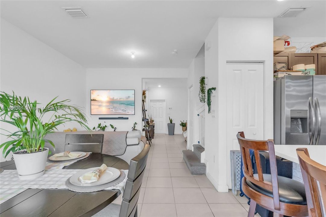 На продажу: $405,000 (3 спален, 2 ванн, 1778 Квадратных фут)