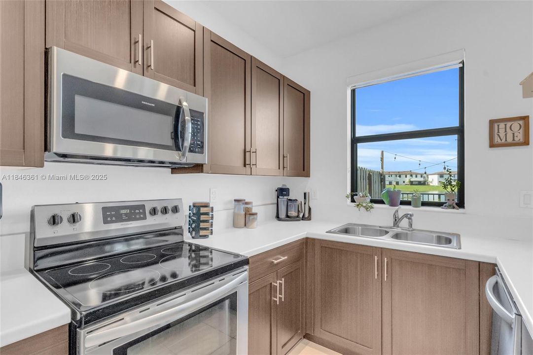 На продажу: $405,000 (3 спален, 2 ванн, 1778 Квадратных фут)