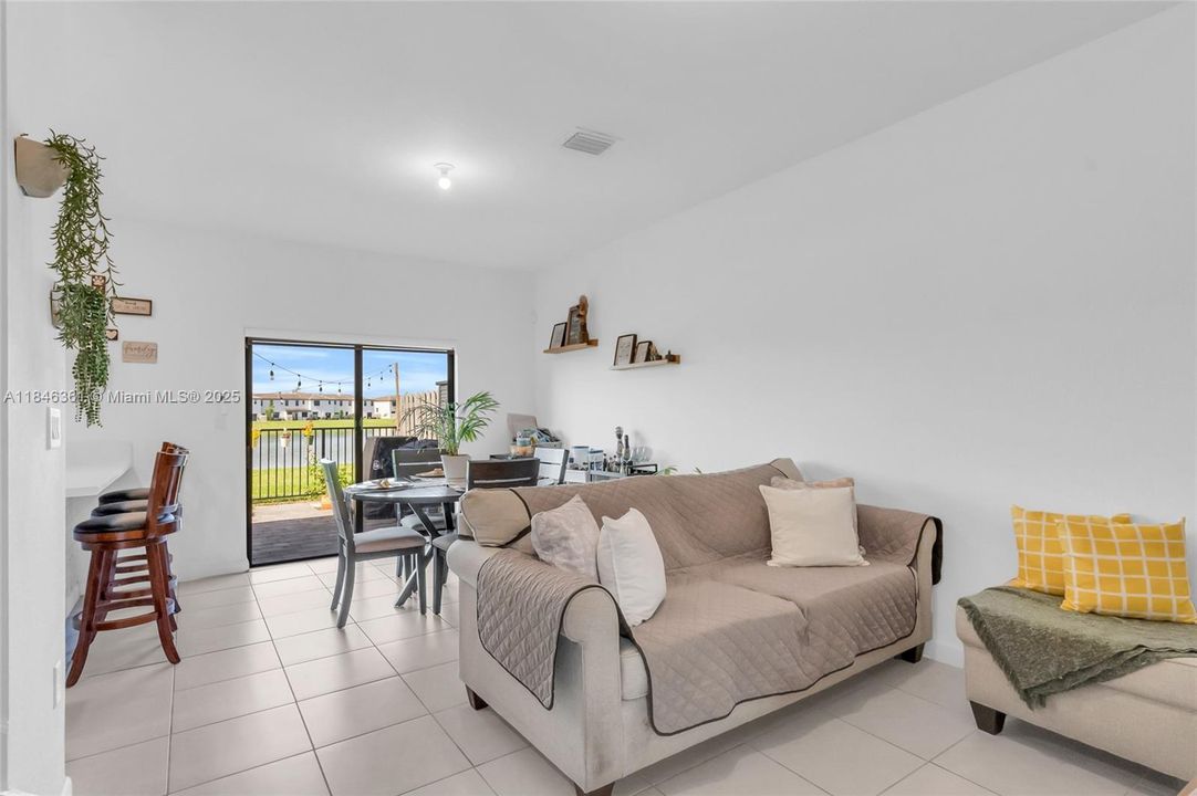 На продажу: $405,000 (3 спален, 2 ванн, 1778 Квадратных фут)