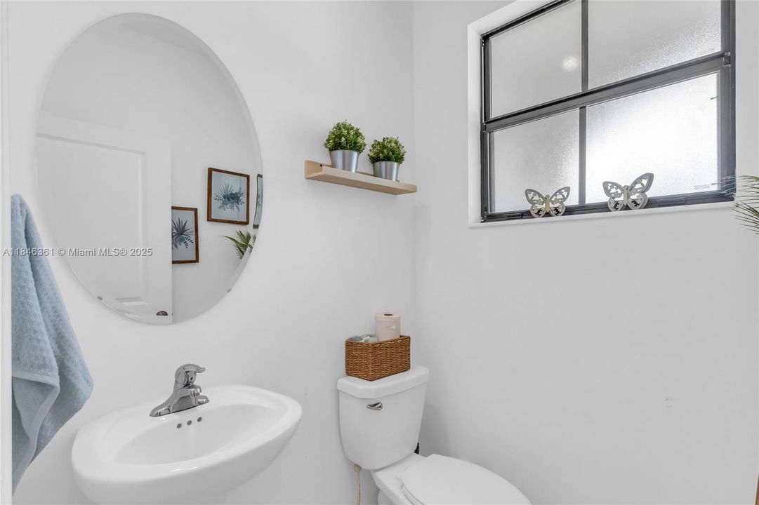 На продажу: $405,000 (3 спален, 2 ванн, 1778 Квадратных фут)