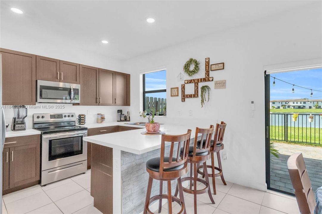 На продажу: $405,000 (3 спален, 2 ванн, 1778 Квадратных фут)