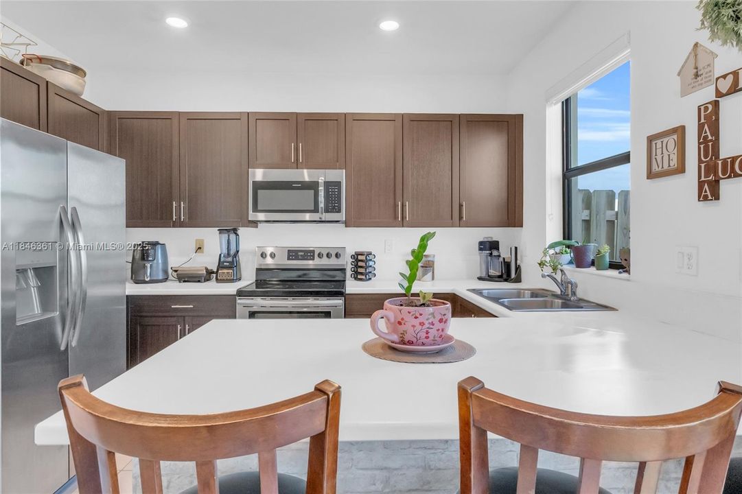 На продажу: $405,000 (3 спален, 2 ванн, 1778 Квадратных фут)