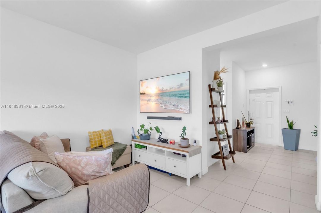 На продажу: $405,000 (3 спален, 2 ванн, 1778 Квадратных фут)