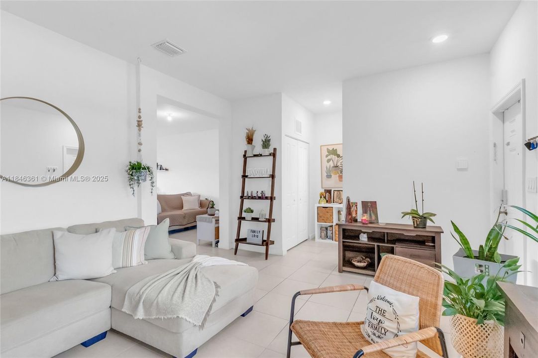 На продажу: $405,000 (3 спален, 2 ванн, 1778 Квадратных фут)