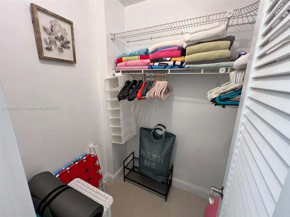 For Sale: $420,000 (0 beds, 1 baths, 550 Square Feet)