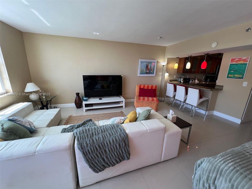 For Sale: $420,000 (0 beds, 1 baths, 550 Square Feet)