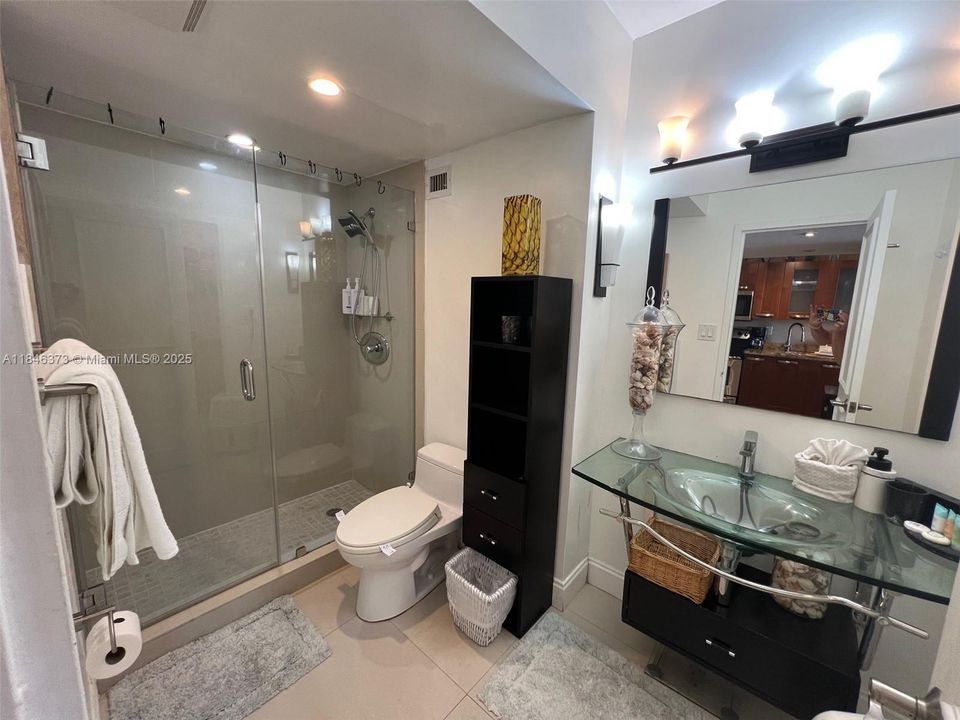 For Sale: $420,000 (0 beds, 1 baths, 550 Square Feet)