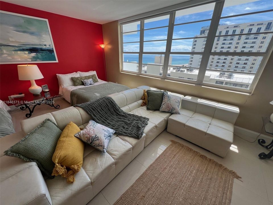 For Sale: $420,000 (0 beds, 1 baths, 550 Square Feet)