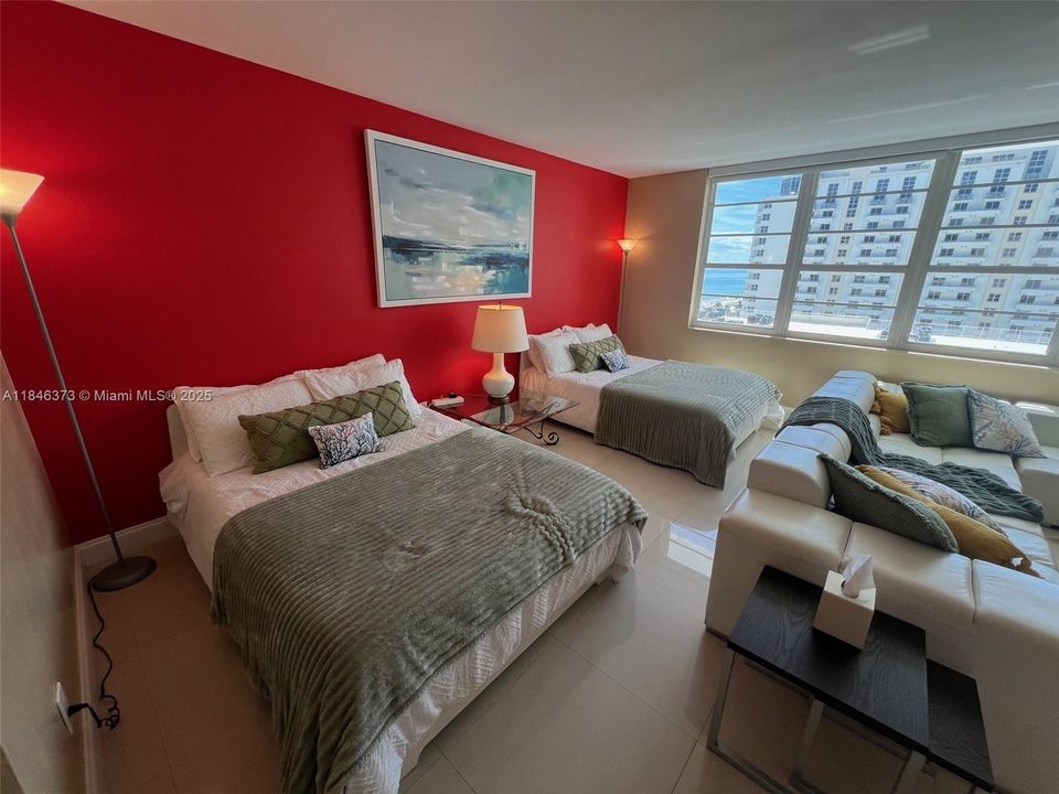 For Sale: $420,000 (0 beds, 1 baths, 550 Square Feet)