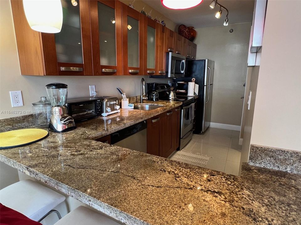 For Sale: $420,000 (0 beds, 1 baths, 550 Square Feet)