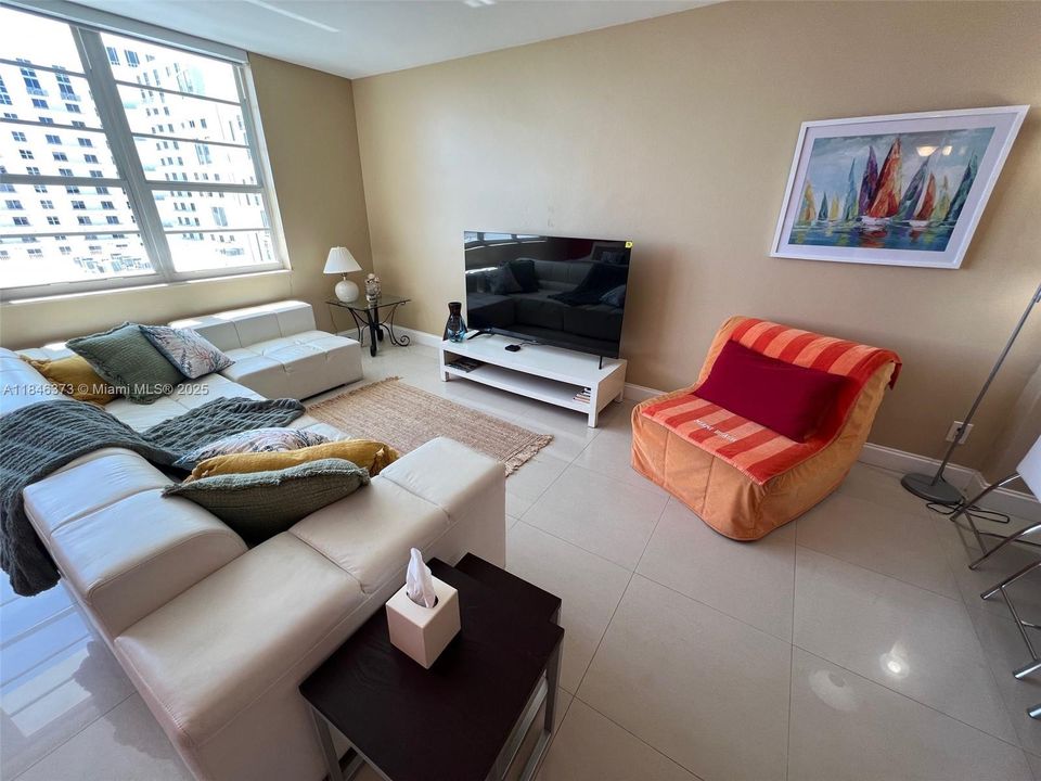 For Sale: $420,000 (0 beds, 1 baths, 550 Square Feet)