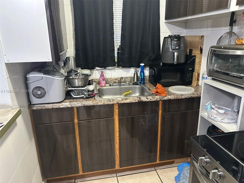 For Sale: $720,000 (0 beds, 0 baths, 2663 Square Feet)