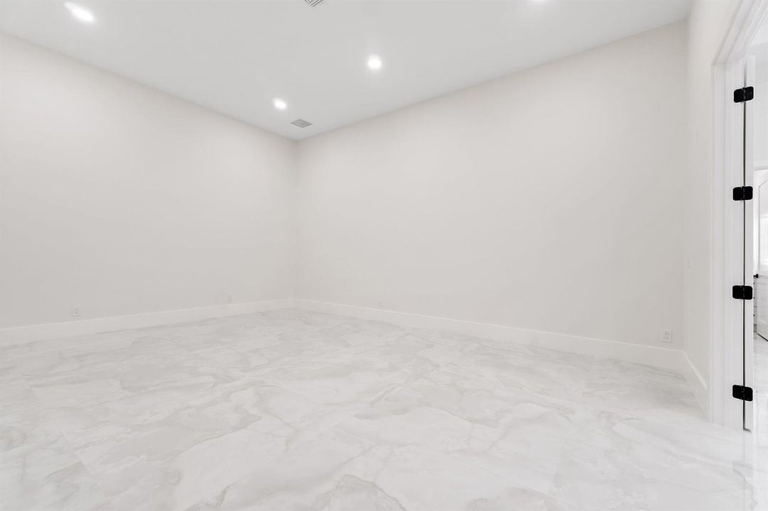 058-12850152ndStN-Jupiter-FL-33478-SMALL