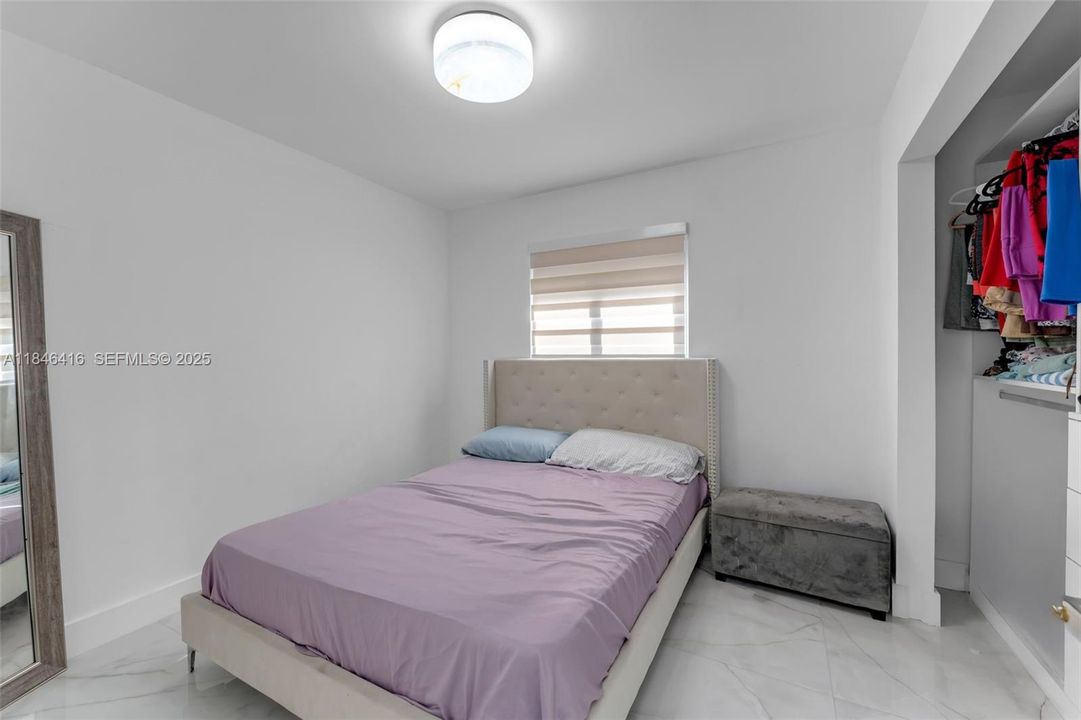 Под контрактом: $849,999 (4 спален, 3 ванн, 1832 Квадратных фут)