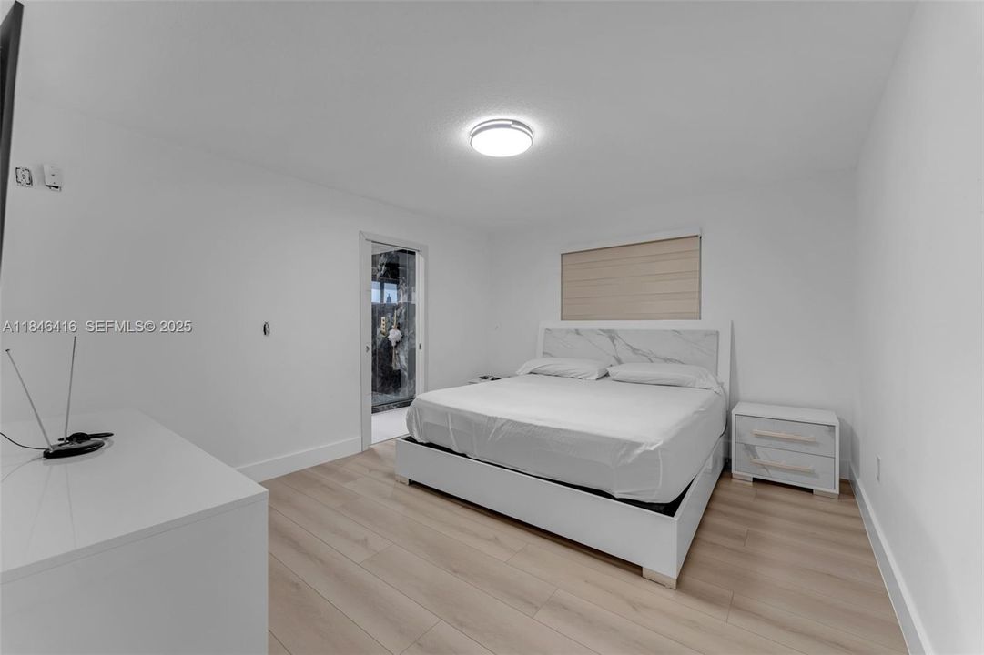 Под контрактом: $849,999 (4 спален, 3 ванн, 1832 Квадратных фут)