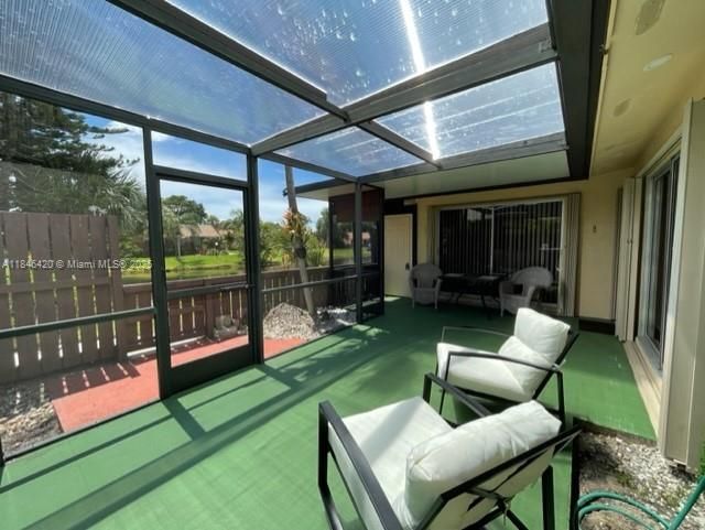 На продажу: $239,900 (2 спален, 2 ванн, 0 Квадратных фут)