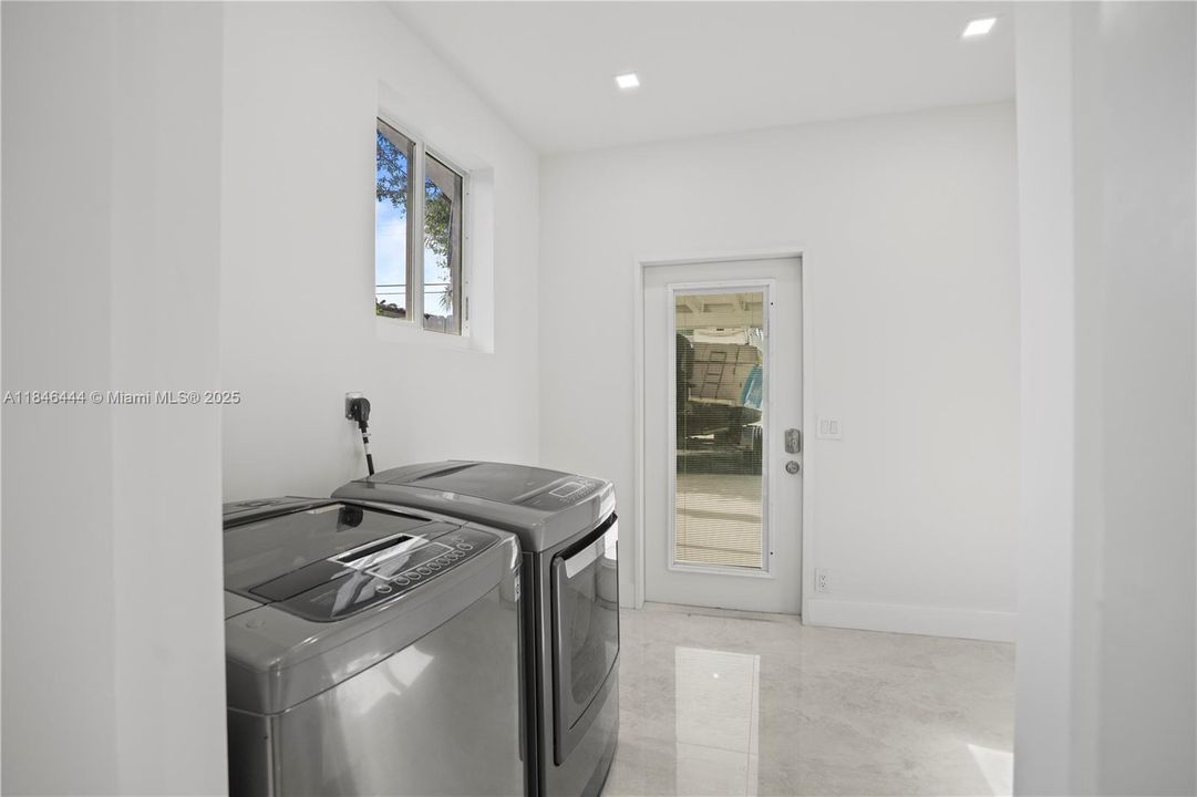 En Venta: $950,000 (3 camas, 3 baños, 0 Pies cuadrados)