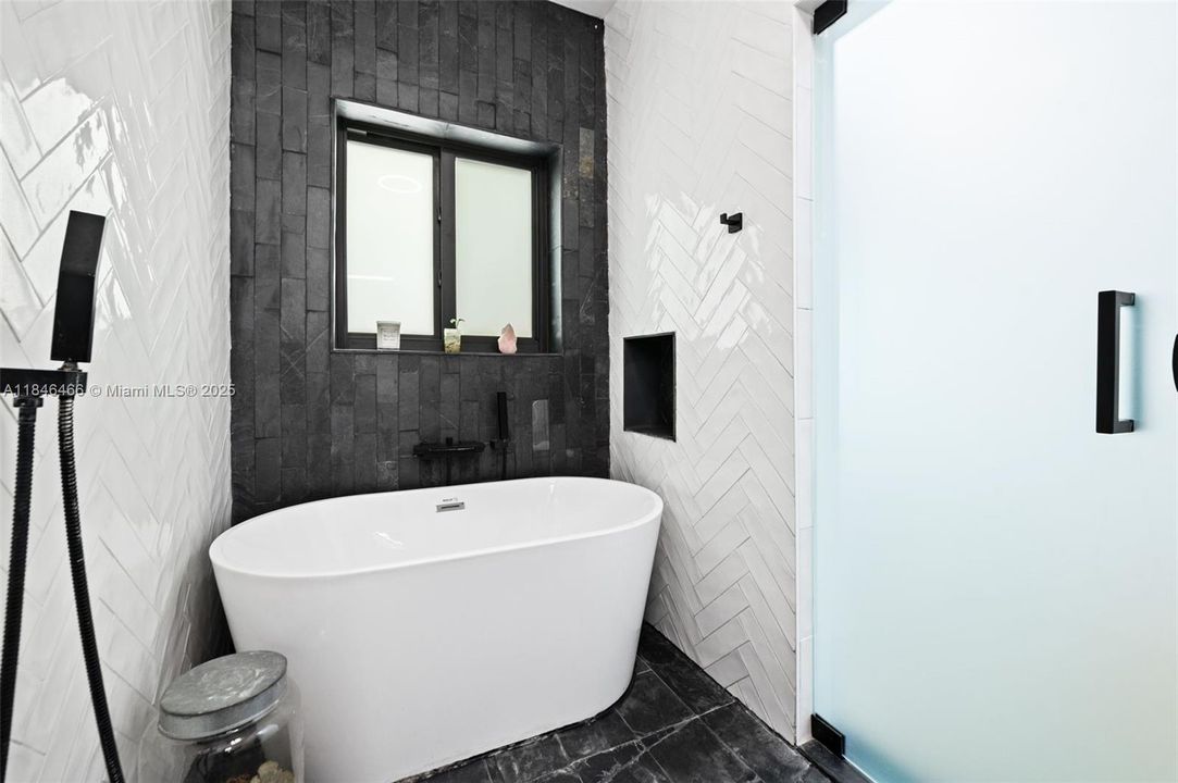 En Venta: $1,249,999 (3 camas, 2 baños, 1408 Pies cuadrados)