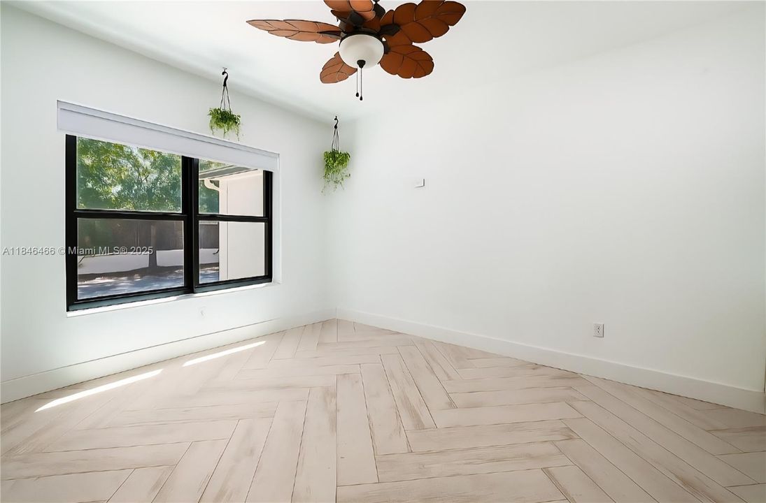 En Venta: $1,249,999 (3 camas, 2 baños, 1408 Pies cuadrados)