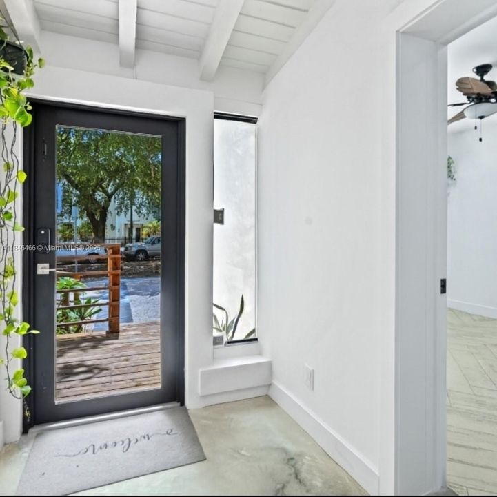 En Venta: $1,249,999 (3 camas, 2 baños, 1408 Pies cuadrados)