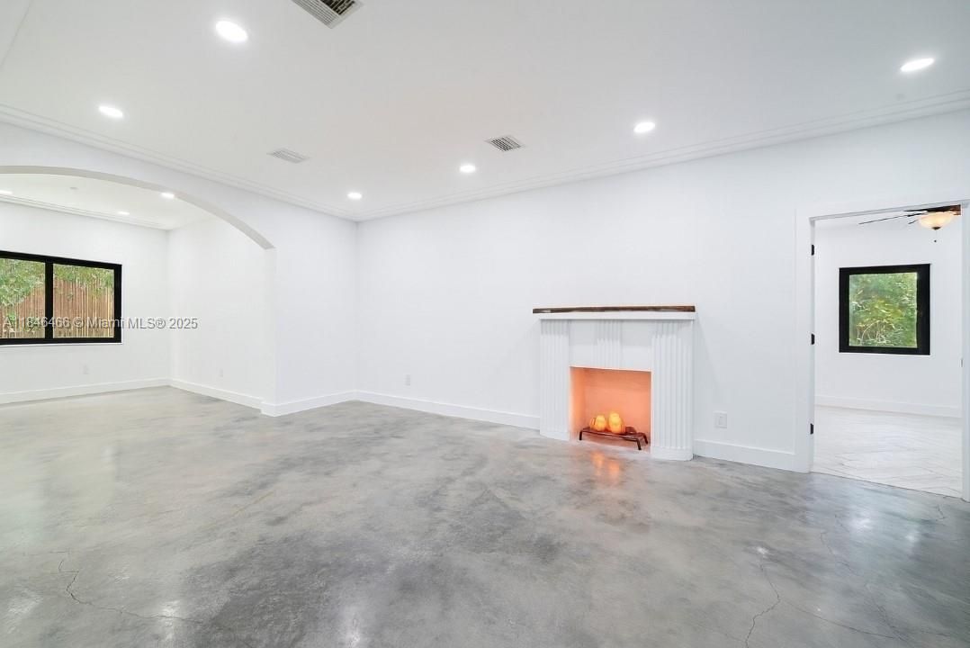 En Venta: $1,249,999 (3 camas, 2 baños, 1408 Pies cuadrados)