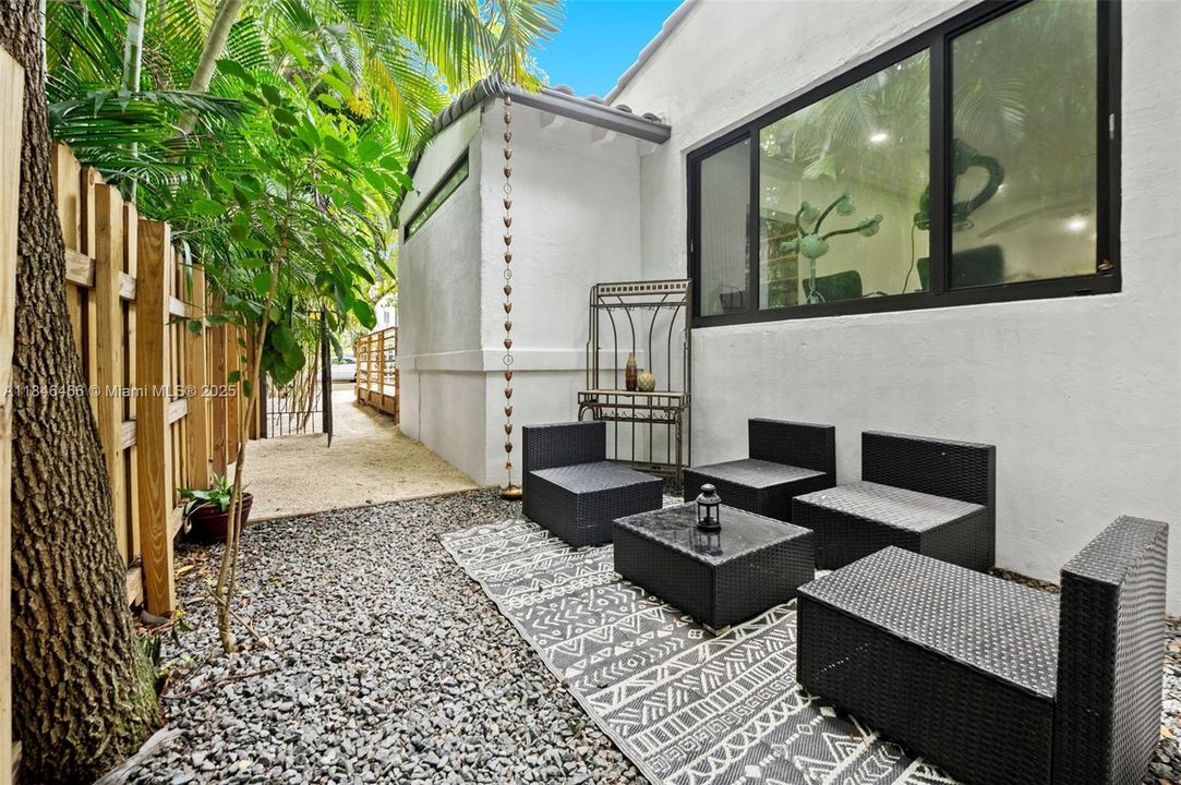 En Venta: $1,249,999 (3 camas, 2 baños, 1408 Pies cuadrados)