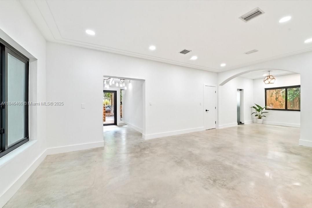 En Venta: $1,249,999 (3 camas, 2 baños, 1408 Pies cuadrados)