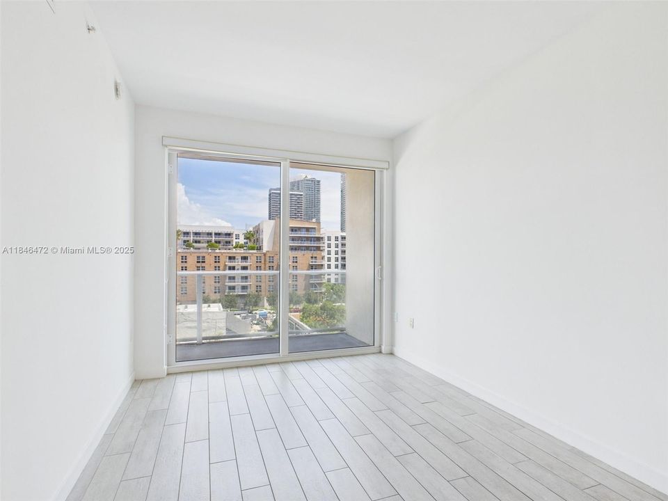 На продажу: $350,000 (1 спален, 1 ванн, 560 Квадратных фут)