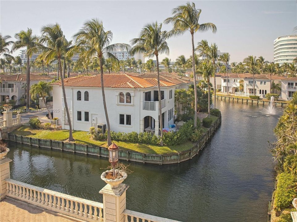 Recently Sold: $1,525,000 (4 beds, 3 baths, 2361 Square Feet)
