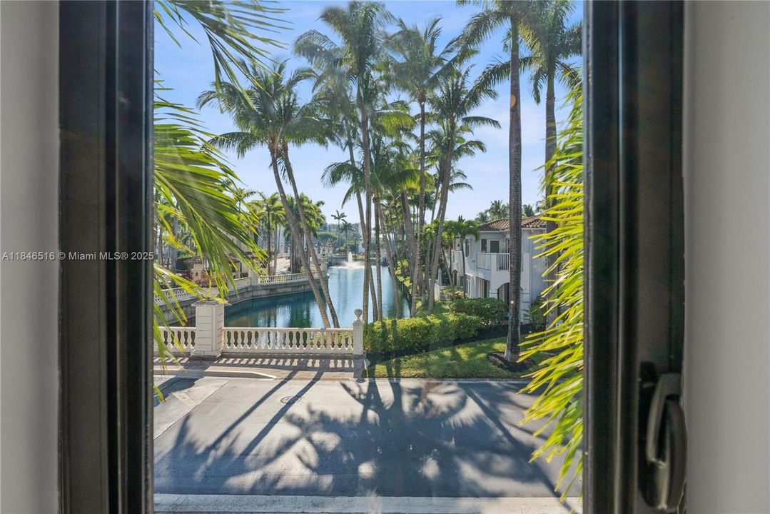 Recently Sold: $1,525,000 (4 beds, 3 baths, 2361 Square Feet)